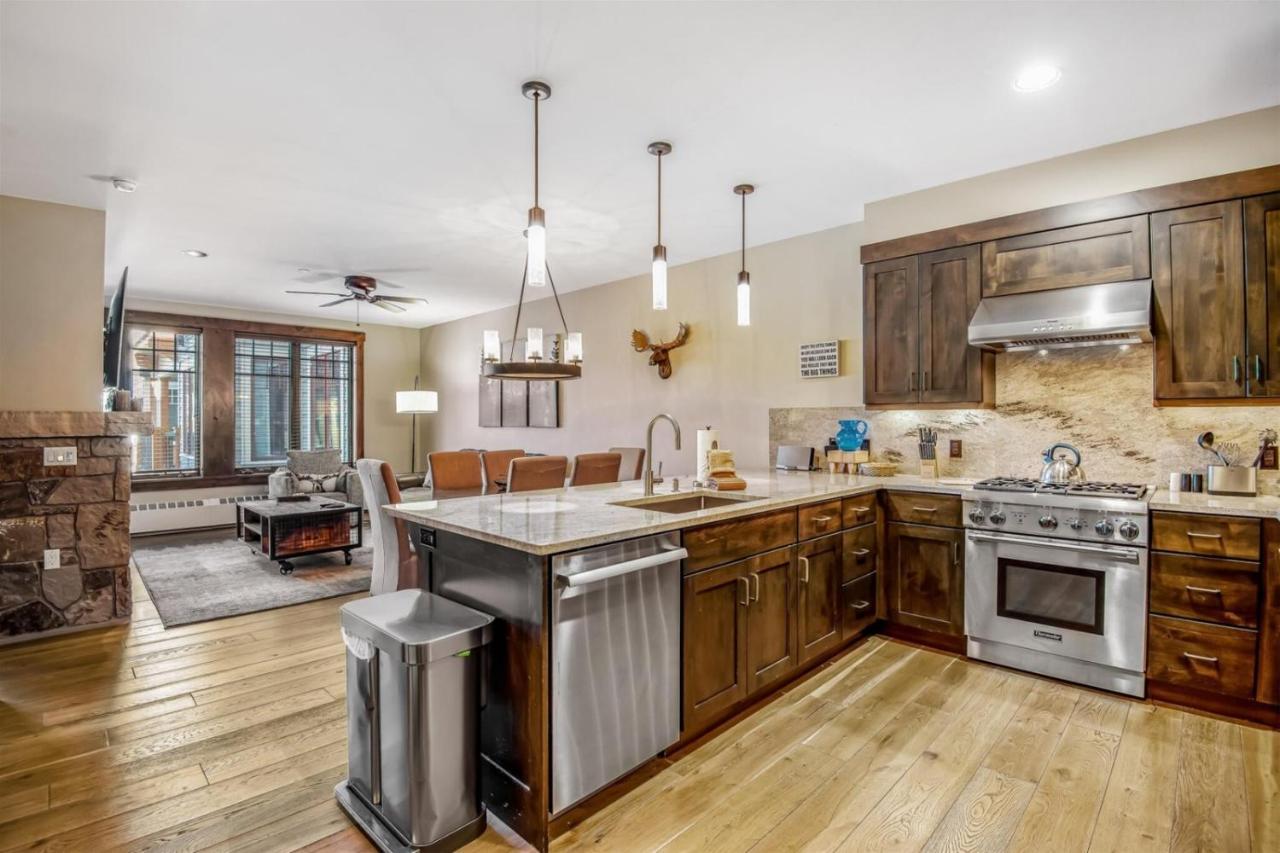 One Bedroom Luxury Condo On Main Street In Downtown ברקנרידג' מראה חיצוני תמונה