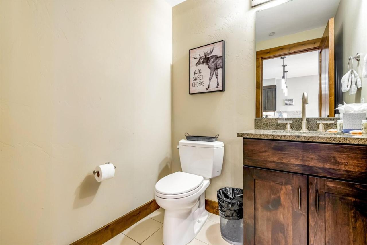One Bedroom Luxury Condo On Main Street In Downtown ברקנרידג' מראה חיצוני תמונה