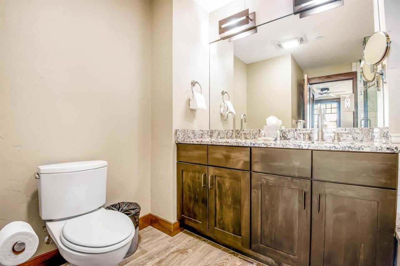 One Bedroom Luxury Condo On Main Street In Downtown ברקנרידג' מראה חיצוני תמונה